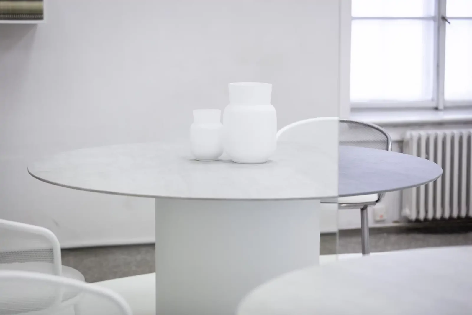 dechem vase 20 white matte glass todus designblok interior