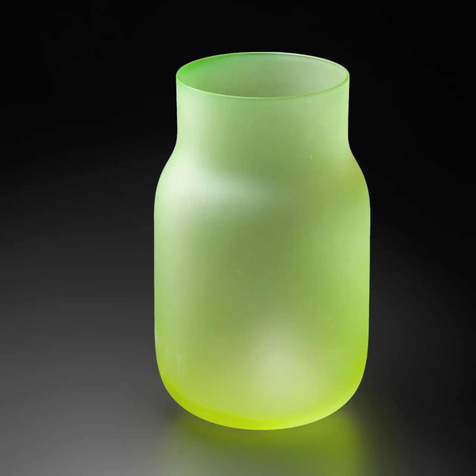 dechem bandaska vase matte medium uranium f gabriel urbanek