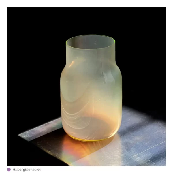 dechem bandaska vase uranium aubergine mood 2a