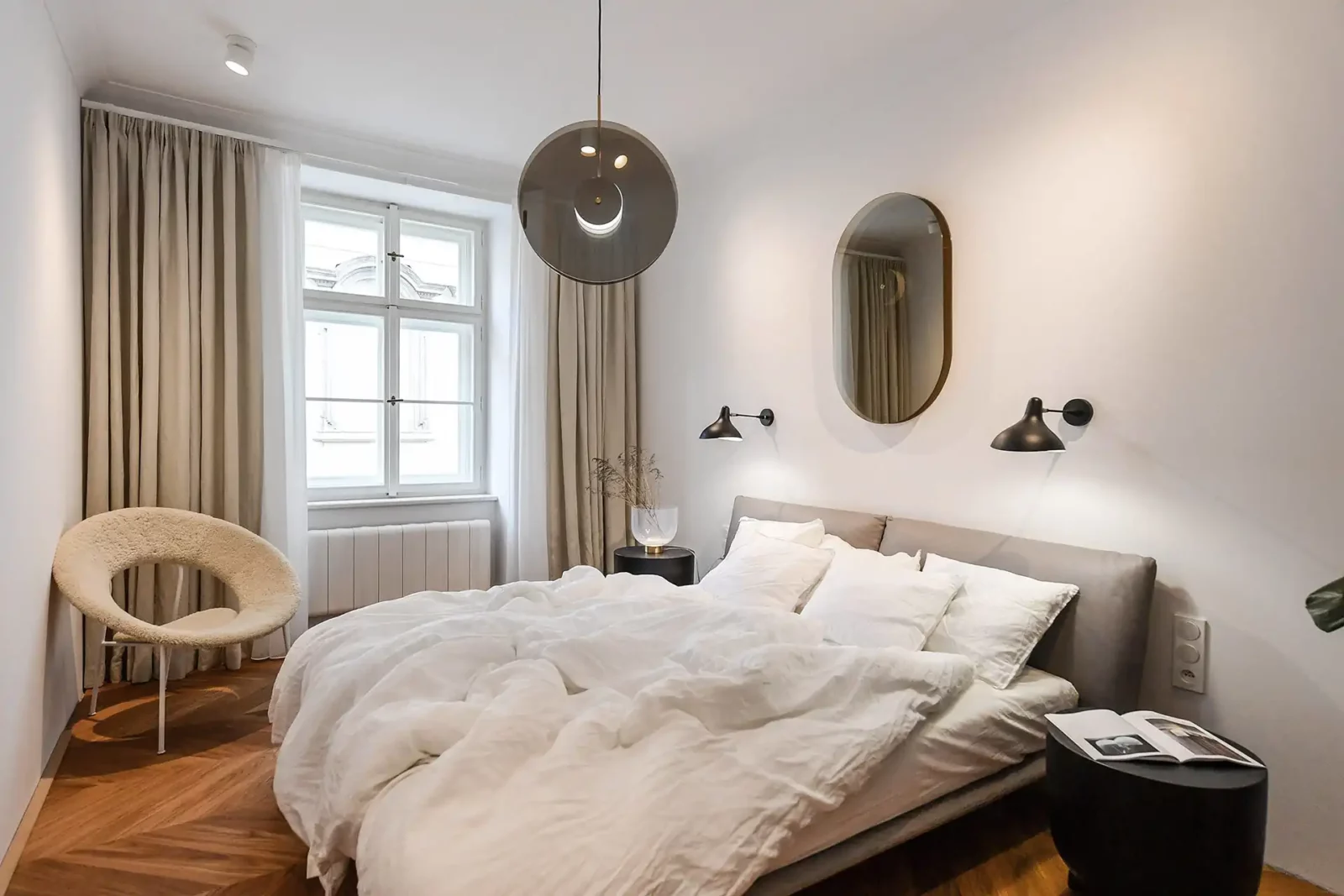dechem eclipse light interior 4a