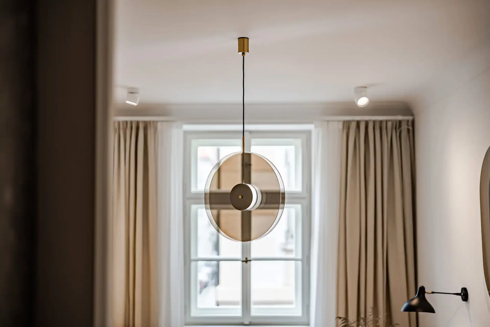 dechem eclipse light interior 5