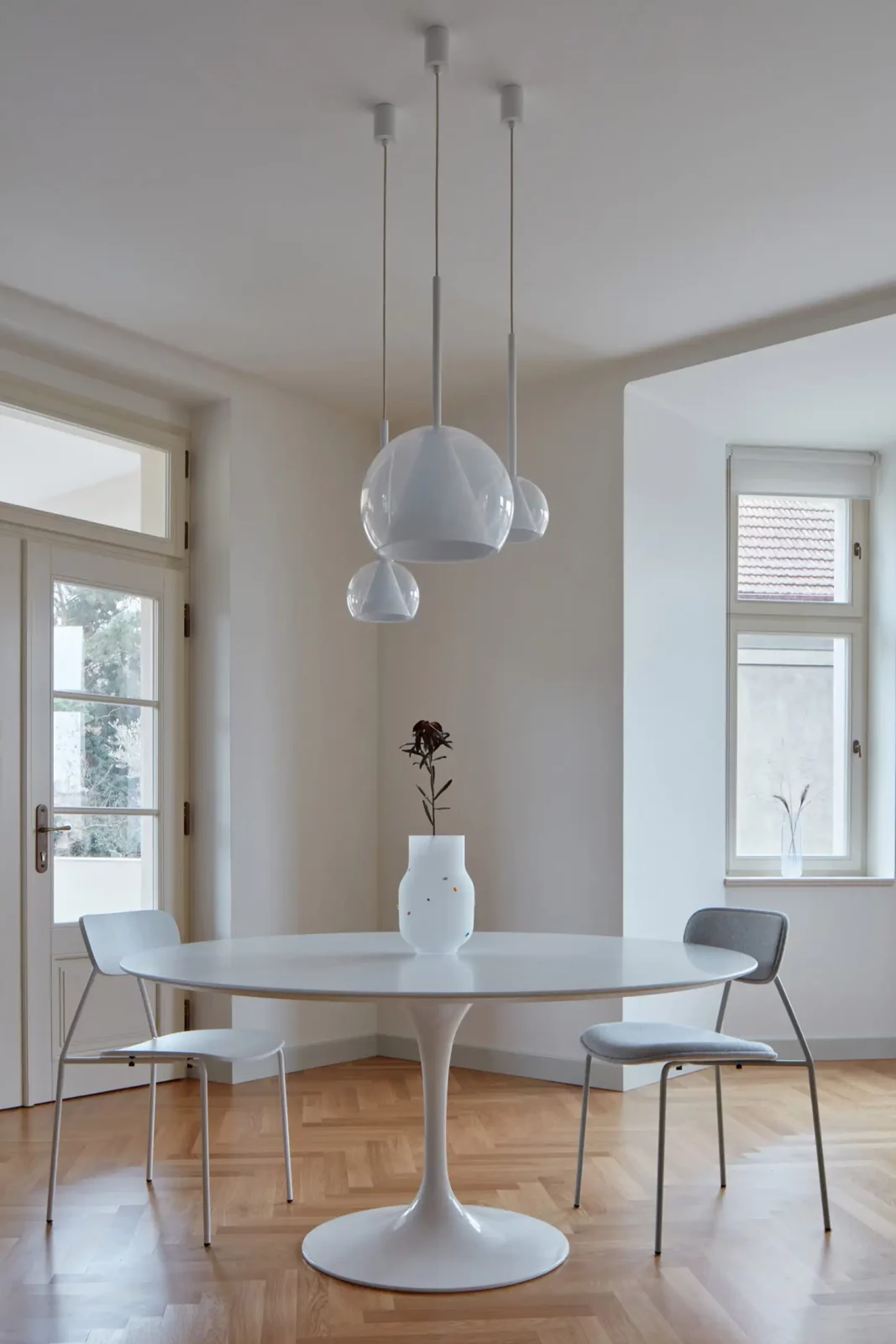 dechem kono light interior 1