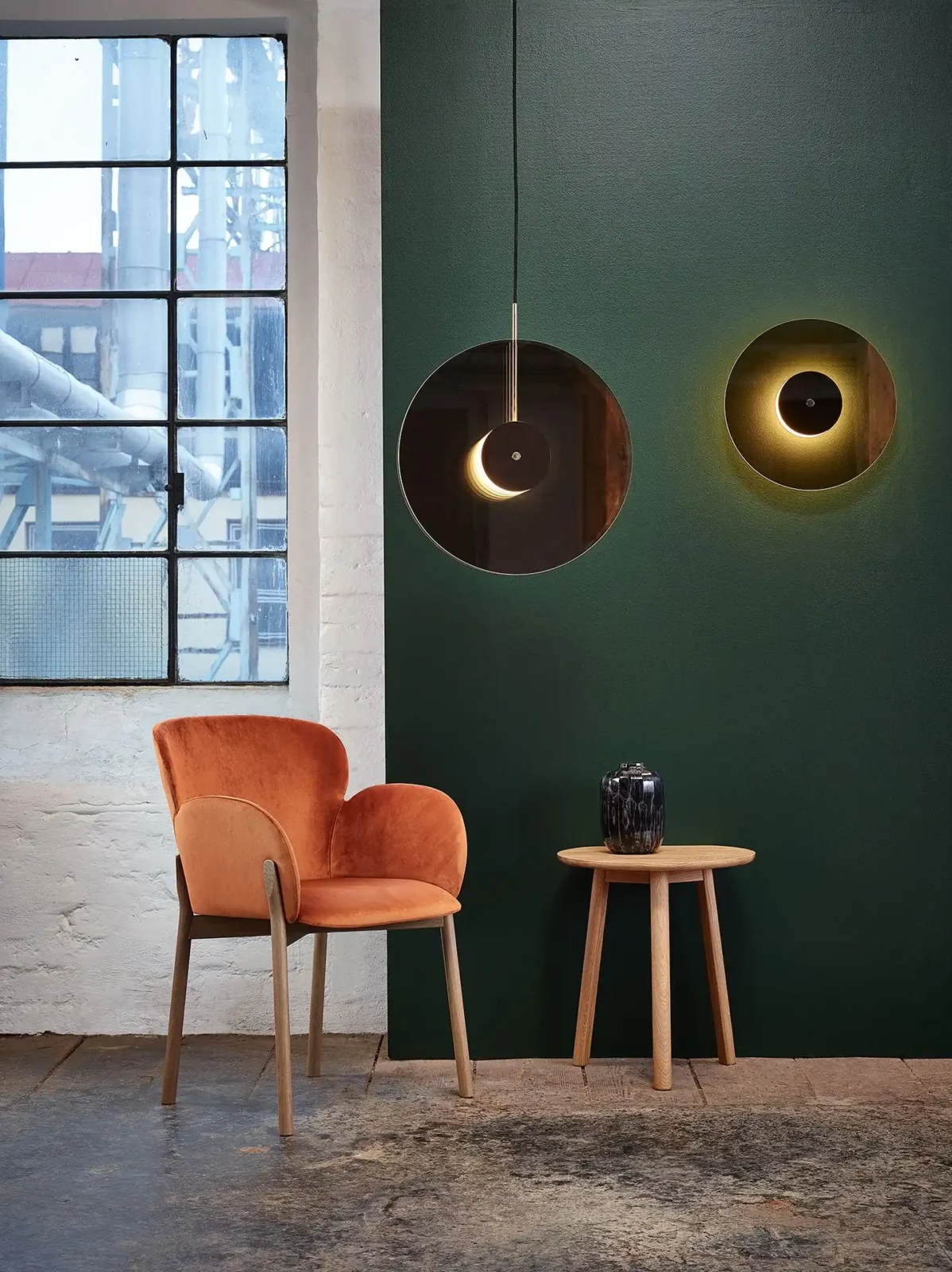 Eclipse interior Ton
